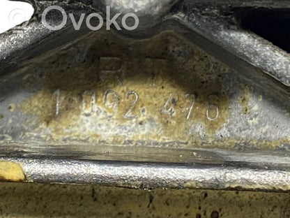 Transmission mounting bracket
