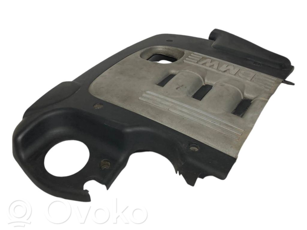 Engine cover (decorative trim)