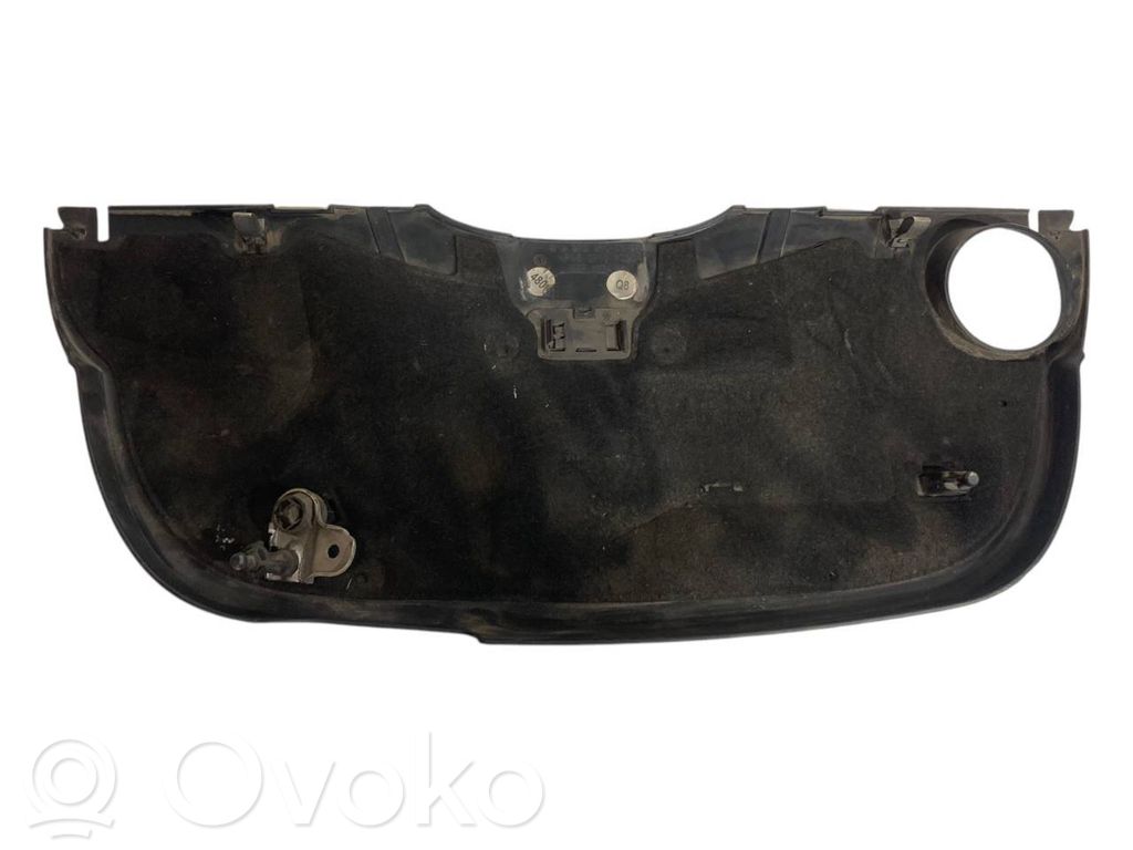 Engine cover (decorative trim)