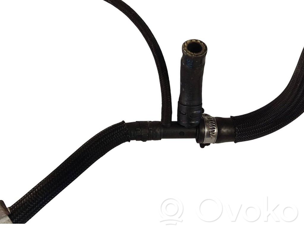 Degvielas caurulīte (-es)