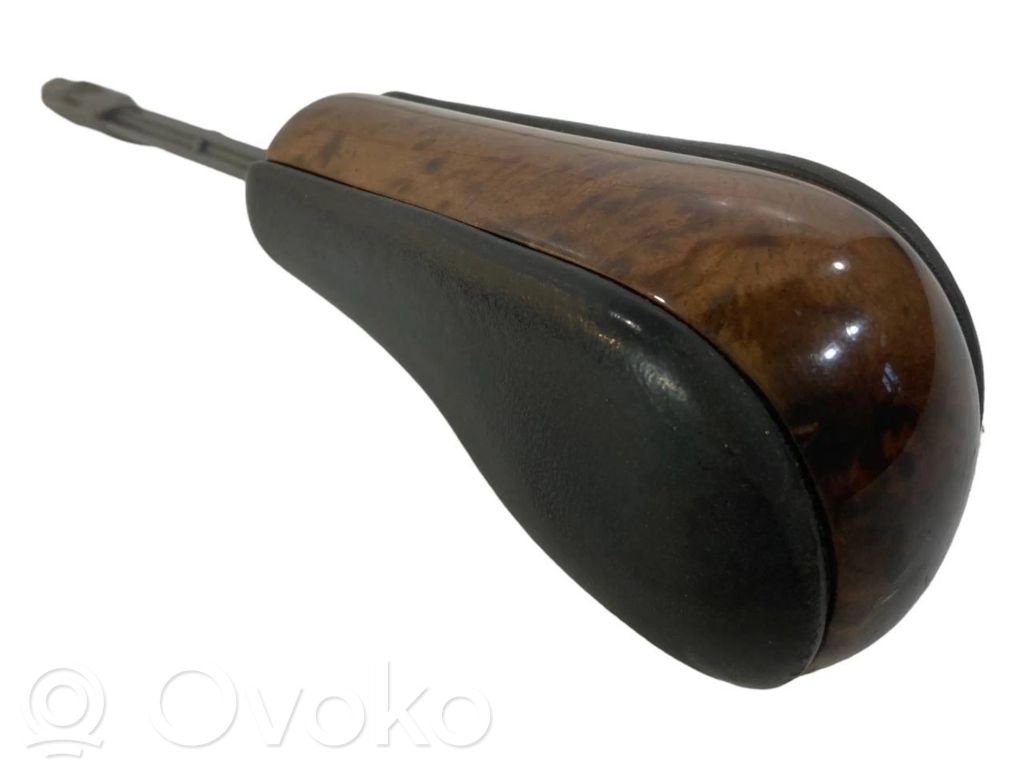 Декоративная отделка рычага переключения передач (кожа, наконечник)