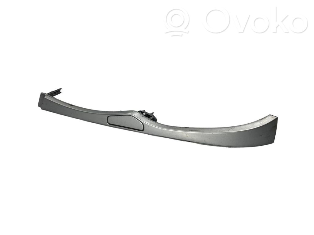 Priekšējā luktura dekoratīvā apdare