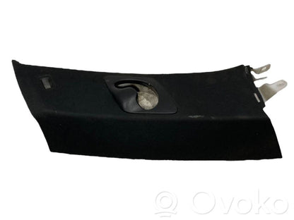 (C) statņa dekoratīvā apdare