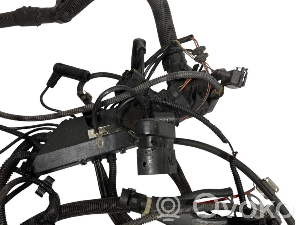 Dzinēja vadu instalācija