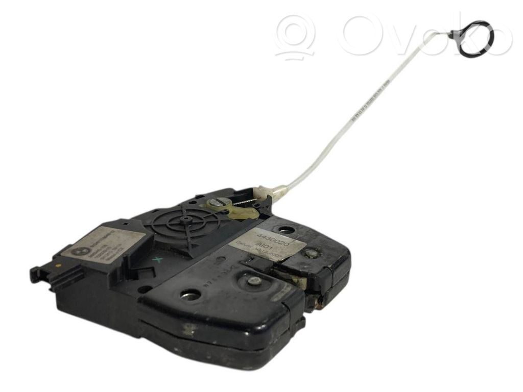 Aizmugurējā pārsega slēdzene