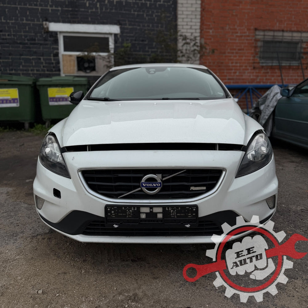 Volvo V40 R-Design 2012 – запчасти