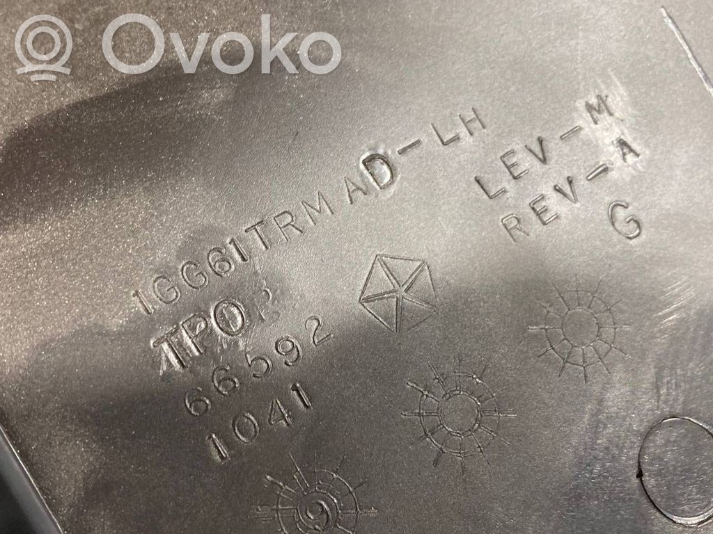 (D) statņa dekoratīvā apdare (augšdaļa)