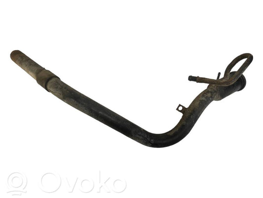 Degvielas tvertnes uzpildes caurule