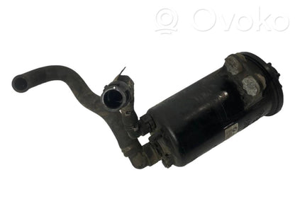 Stūres pastiprinātāja šķidruma tvertne