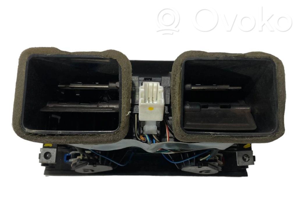 Aizmugurējā gaisa - ventilācijas reste