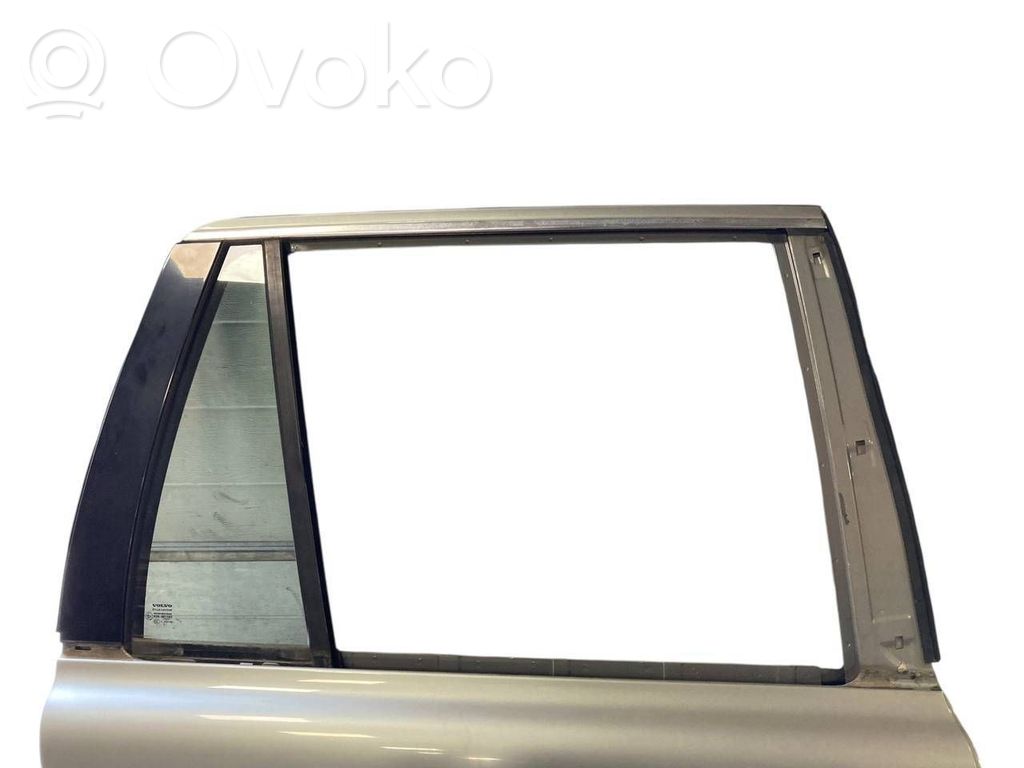 Aizmugurējās durvis