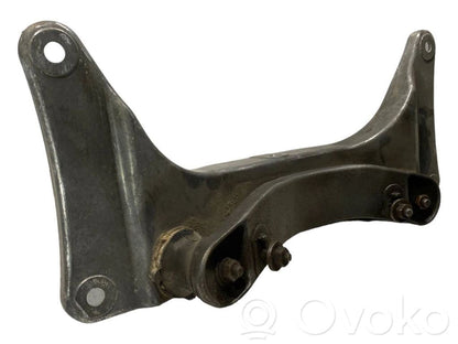 Transmission mounting bracket