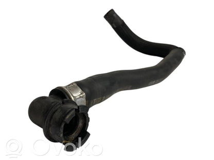 Caurulīte (-es) / šļūtene (-es)