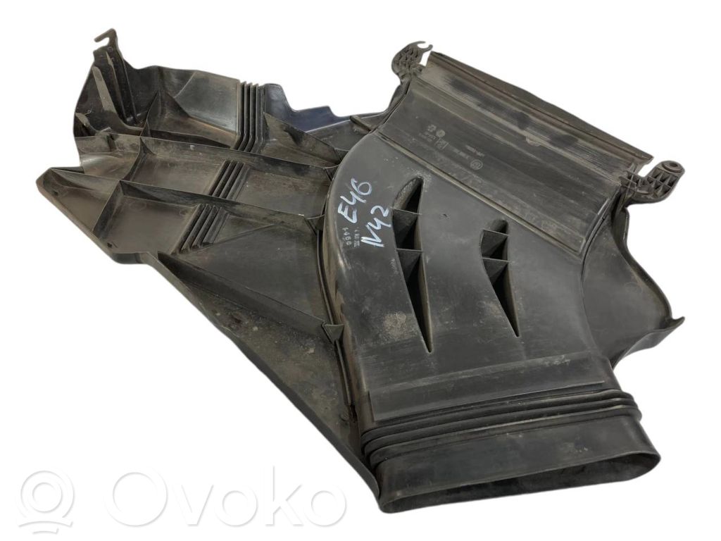 Dzinēja pārsegs (dekoratīva apdare)