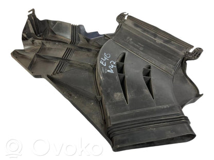 Dzinēja pārsegs (dekoratīva apdare)