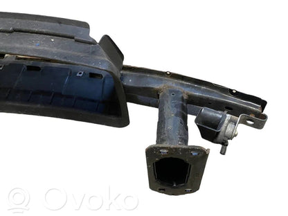 Priekšpusē bampera sija / balka