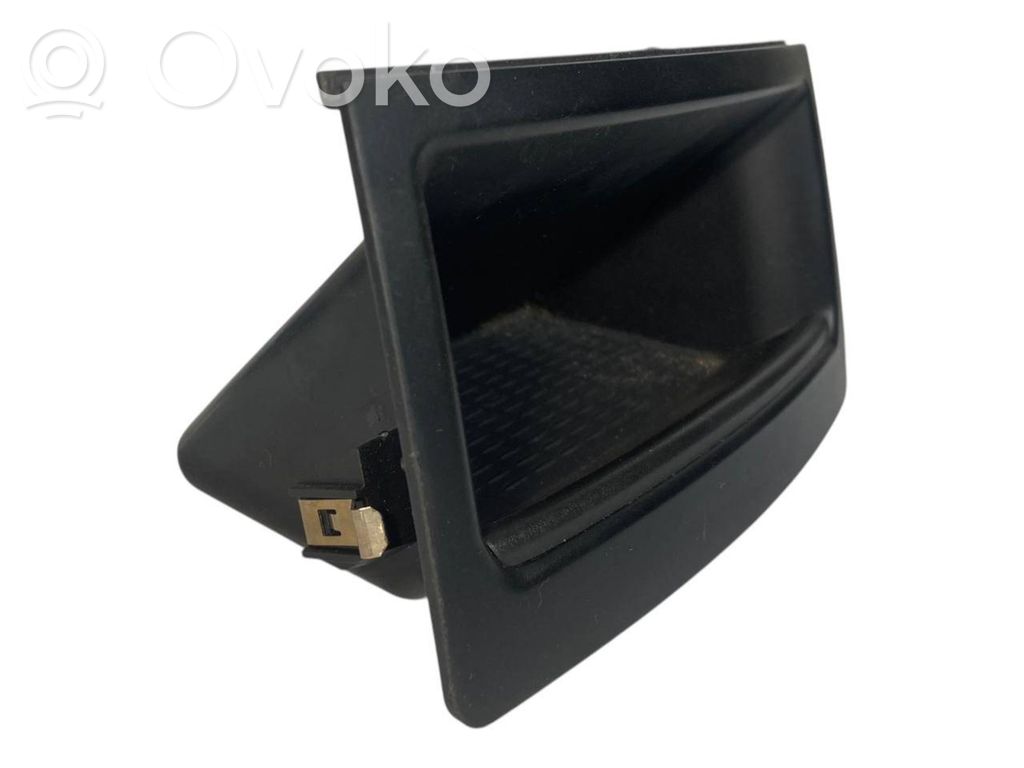 Mantu nodalījums centrālā konsole