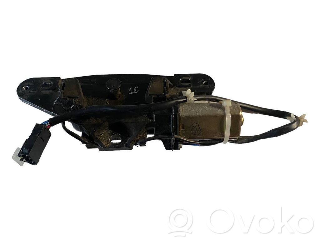 Aizmugurējā pārsega pievilcējs