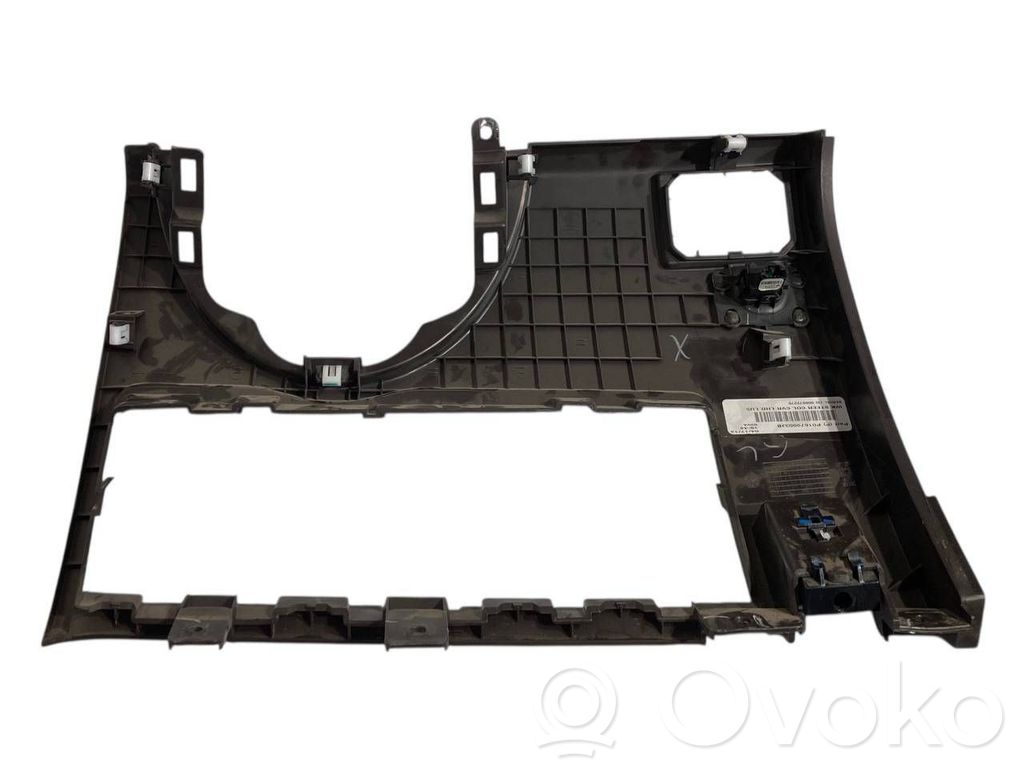 Paneļa dekoratīvās apdares vairogs (apakšējais)