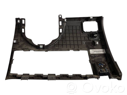 Paneļa dekoratīvās apdares vairogs (apakšējais)