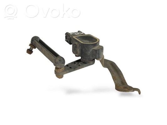 Augstuma sensors (priekšējo lukturu)