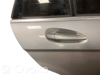 Задняя дверь