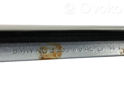 Vējstikla dekoratīvā apdare