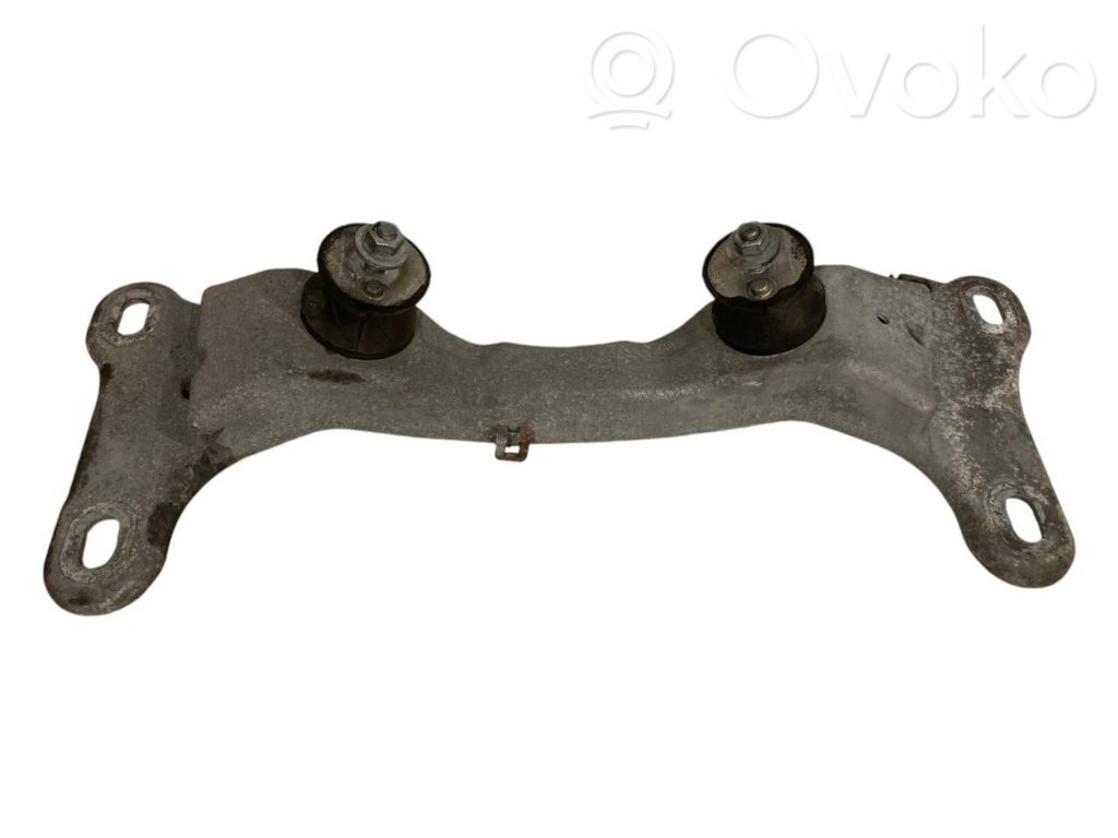 Transmission mounting bracket