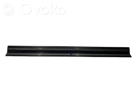 Priekšējā sliekšņa dekoratīvā apdare (iekšējā)