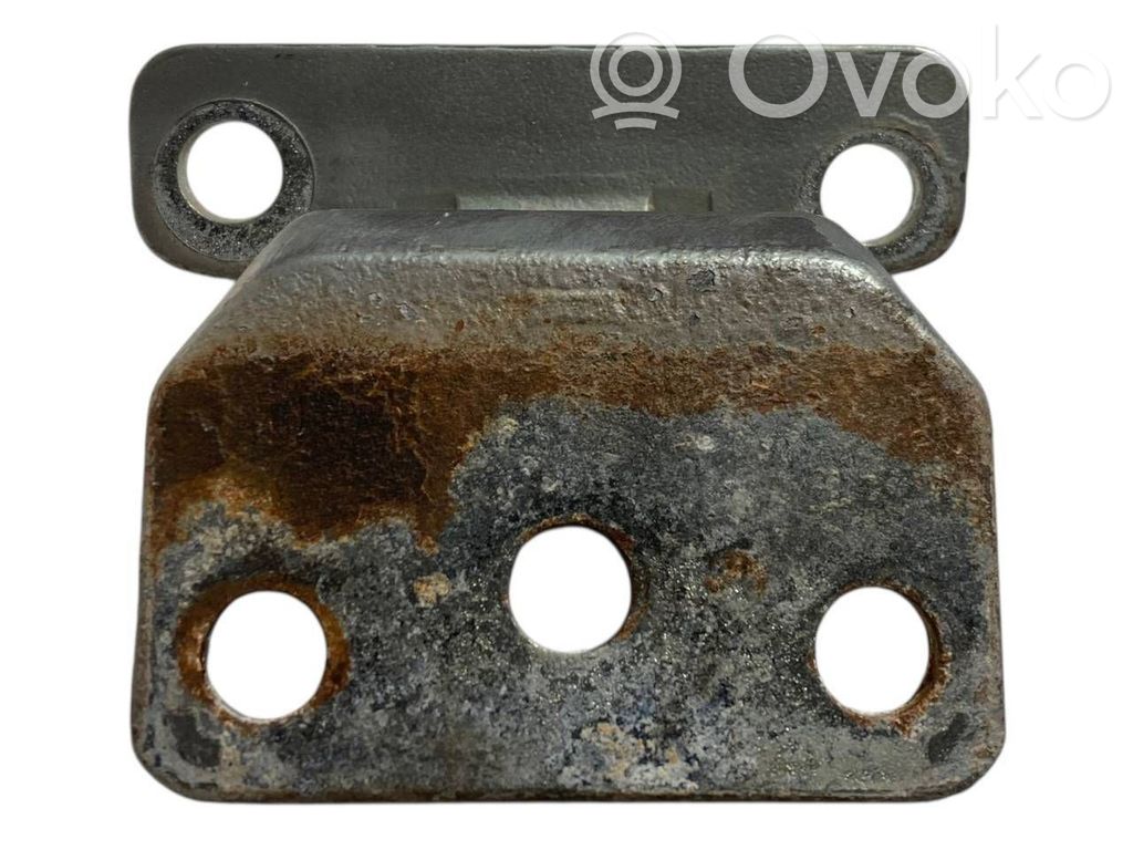 Aizmugurējā pārsega eņģe (-ess)