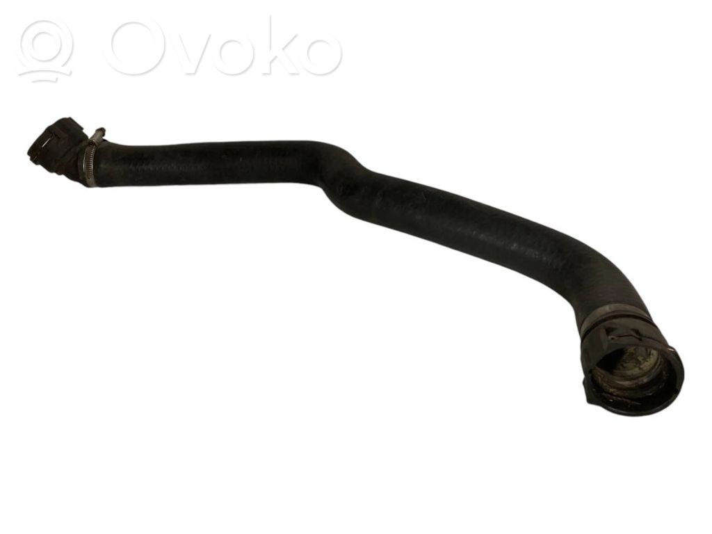 Caurulīte (-es) / šļūtene (-es)