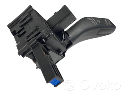 Stikla tīrītāja vadības pogas kātiņš