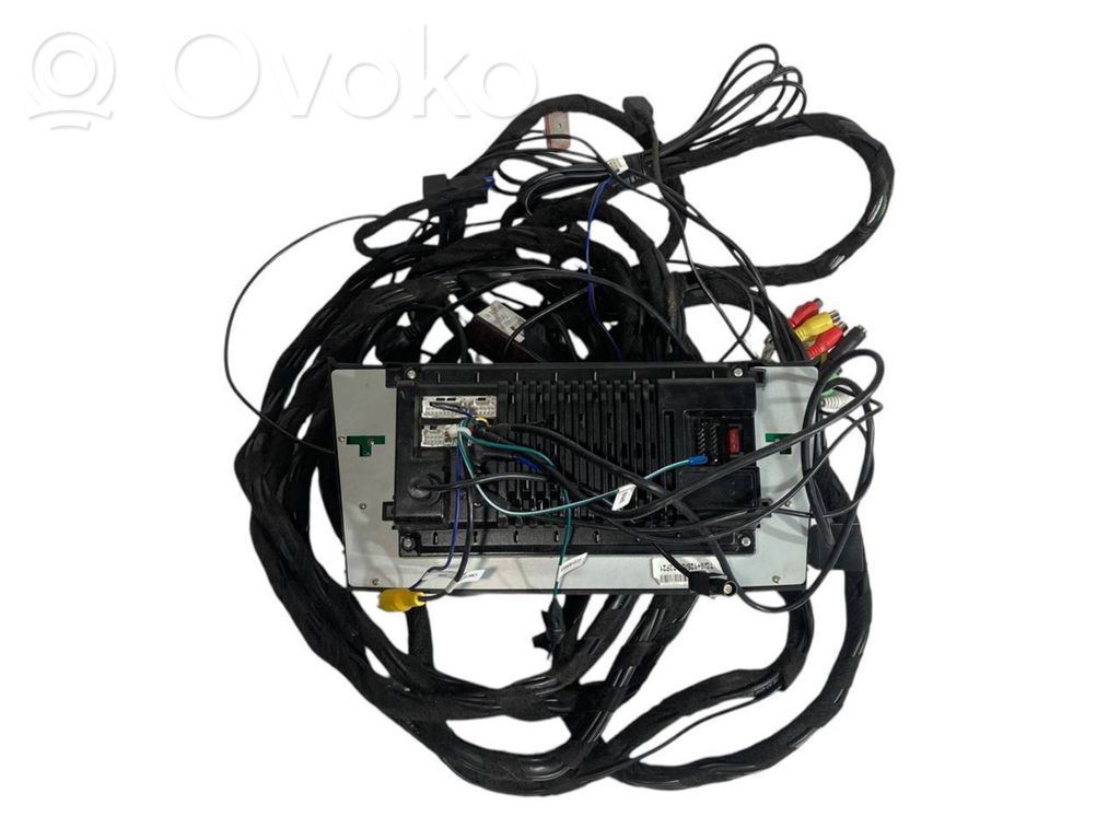 Radio / CD/DVD atskaņotājs / navigācija