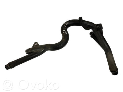 Caurulīte (-es) / šļūtene (-es)