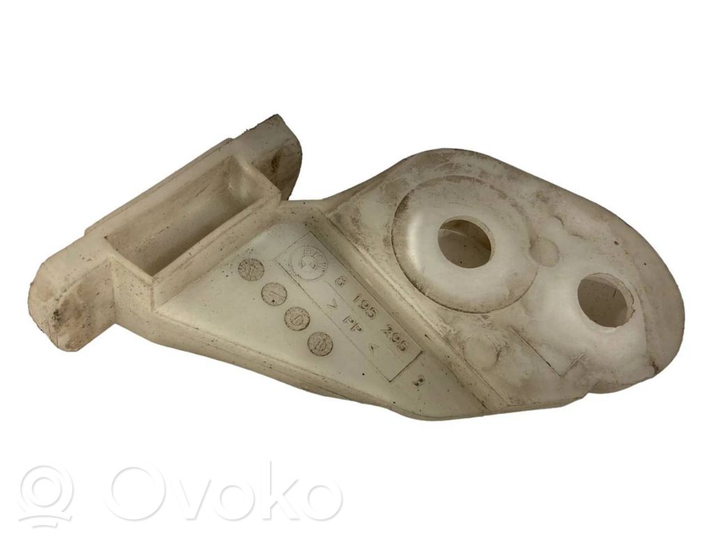 Priekšpusē bampera turētājs