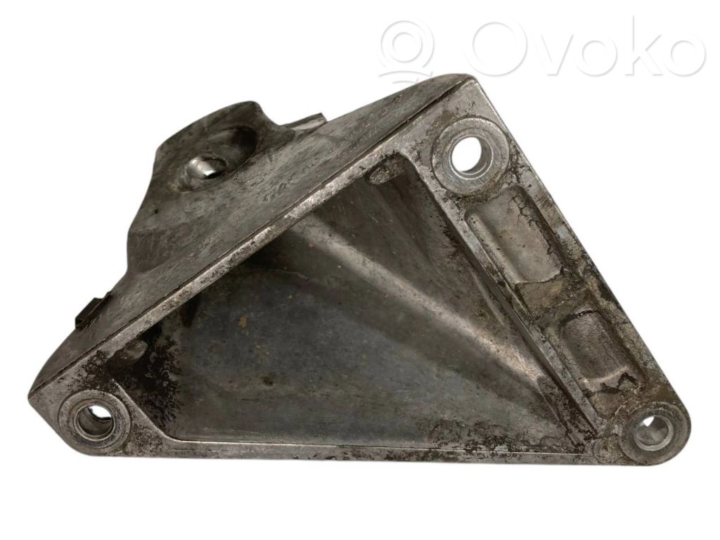 Dzinēja nostiprināšanas stiprinājums-kronšteins