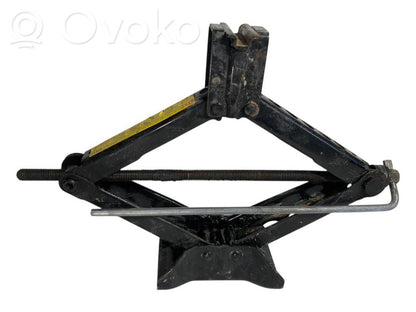 R 17 rezerves ritenis