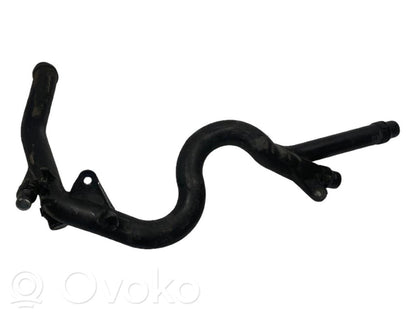 Caurulīte (-es) / šļūtene (-es)