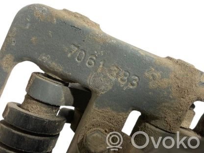 Aizmugurējā pārsega eņģe (-ess)