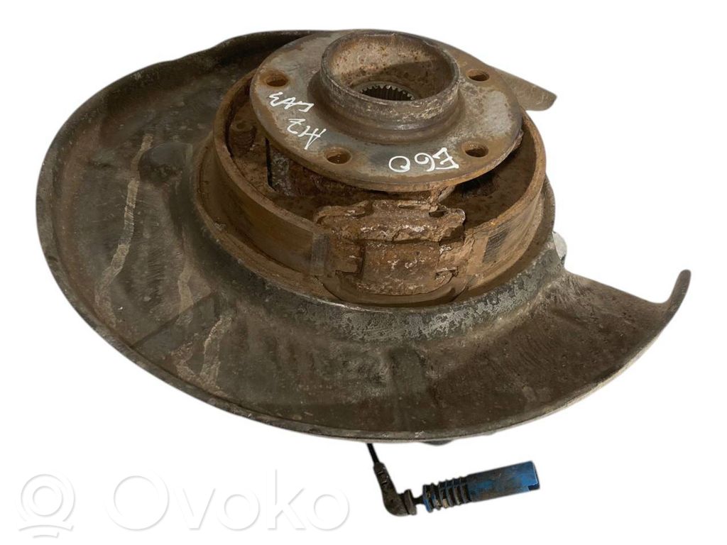 Aizmugurē riteņa rumbas vārpstas šarnīrs (stupica, capfa)