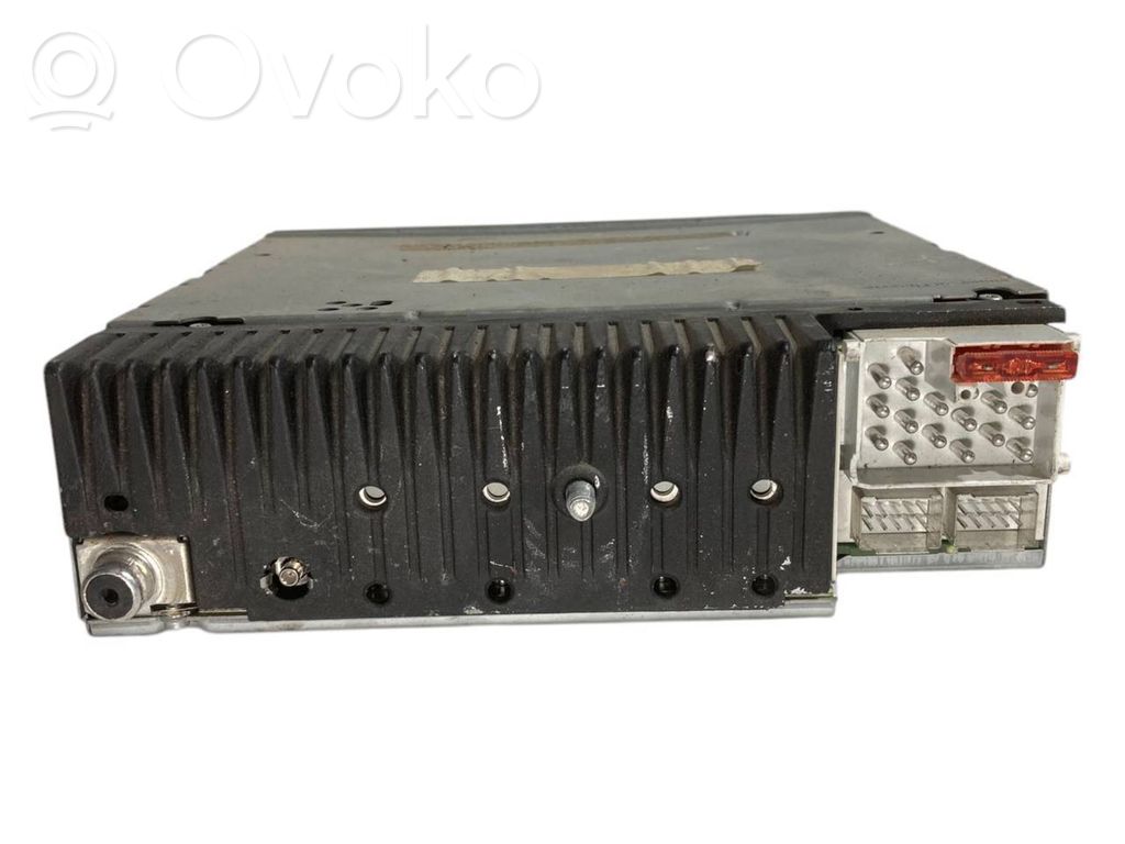 Radio / CD/DVD atskaņotājs / navigācija