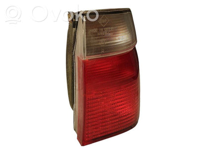 Aizmugurējais lukturis virsbūvē