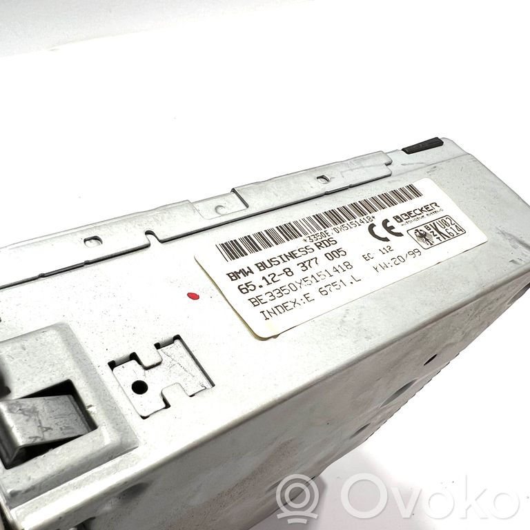 Radio / CD/DVD atskaņotājs / navigācija