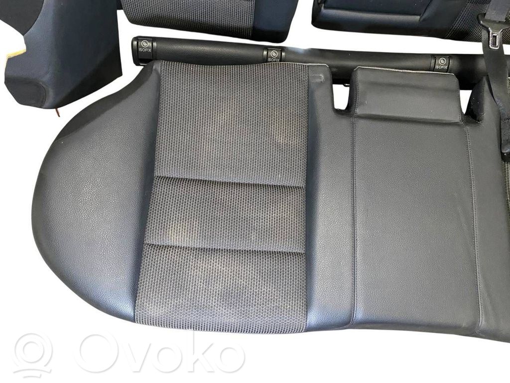 Sēdekļu komplekts