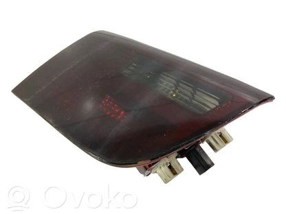 Aizmugurējais lukturis pārsegā