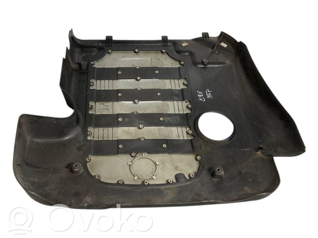 Крышка двигателя (декоративная отделка)