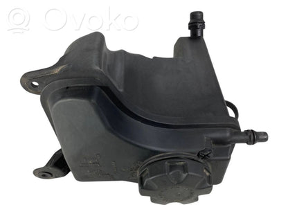 Dzesēšanas šķidruma izplešanās tvertne