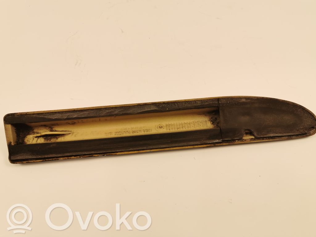 Spārna dekoratīvā apdare (moldings)