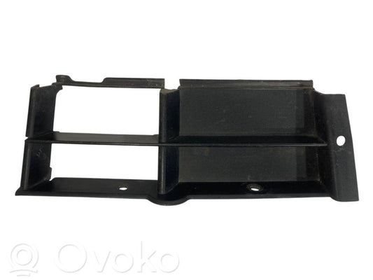 Apakšējais režģis (trīsdaļīgs)