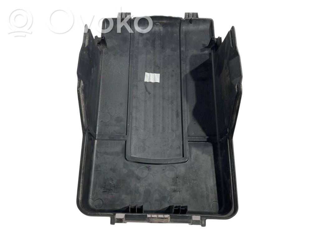 Akumulatora kastes vāks